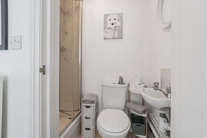 Ensuite- click for photo gallery
